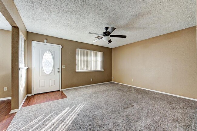 Building Photo - 4509 Royal Oak Dr