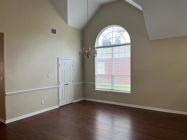 Foto del edificio - 5800 Youngworth Dr
