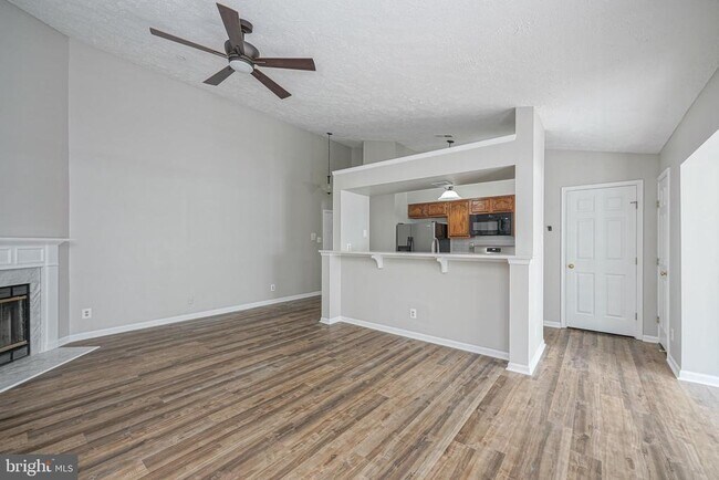 Building Photo - 95 Eldon Way