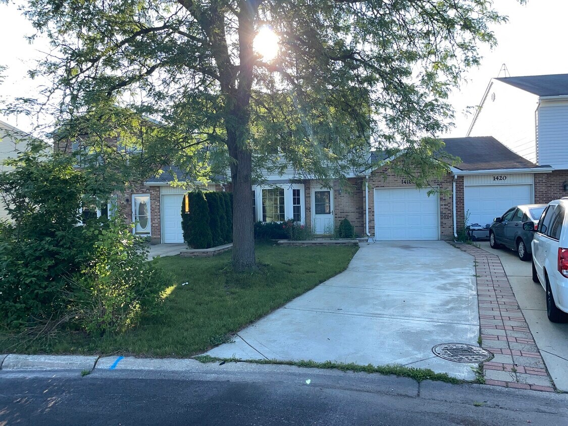 Primary Photo - 1418 Walnut Cir