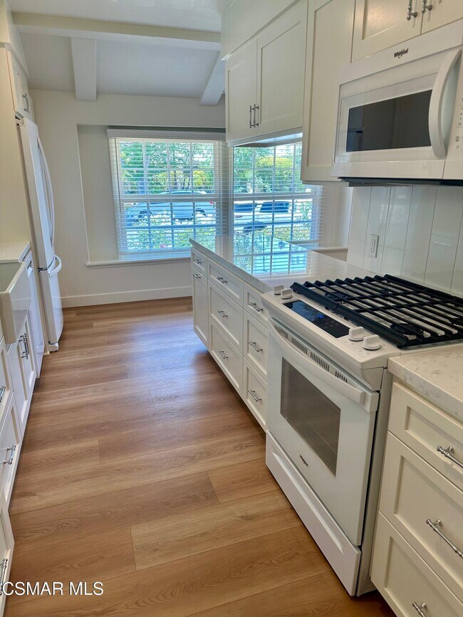 Foto del edificio - 23939 Oxnard St