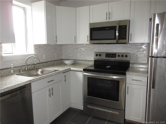 Building Photo - 81 Stoneheights Dr