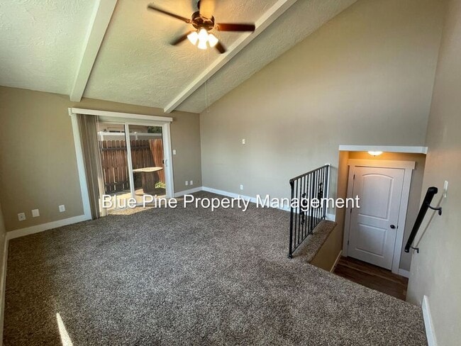 Building Photo - 1201 N Skyline Dr
