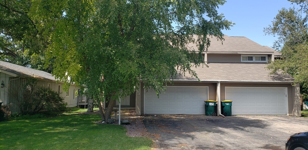 123 Woodview Dr, Cottage Grove, WI 53527 Townhome Rentals in Cottage