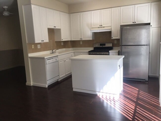 Building Photo - 3 Bedroom 2.5 Home in Whisman Station