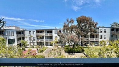 Building Photo - 8 Admiral Dr