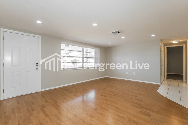 Foto del edificio - 11640 Rock Ln