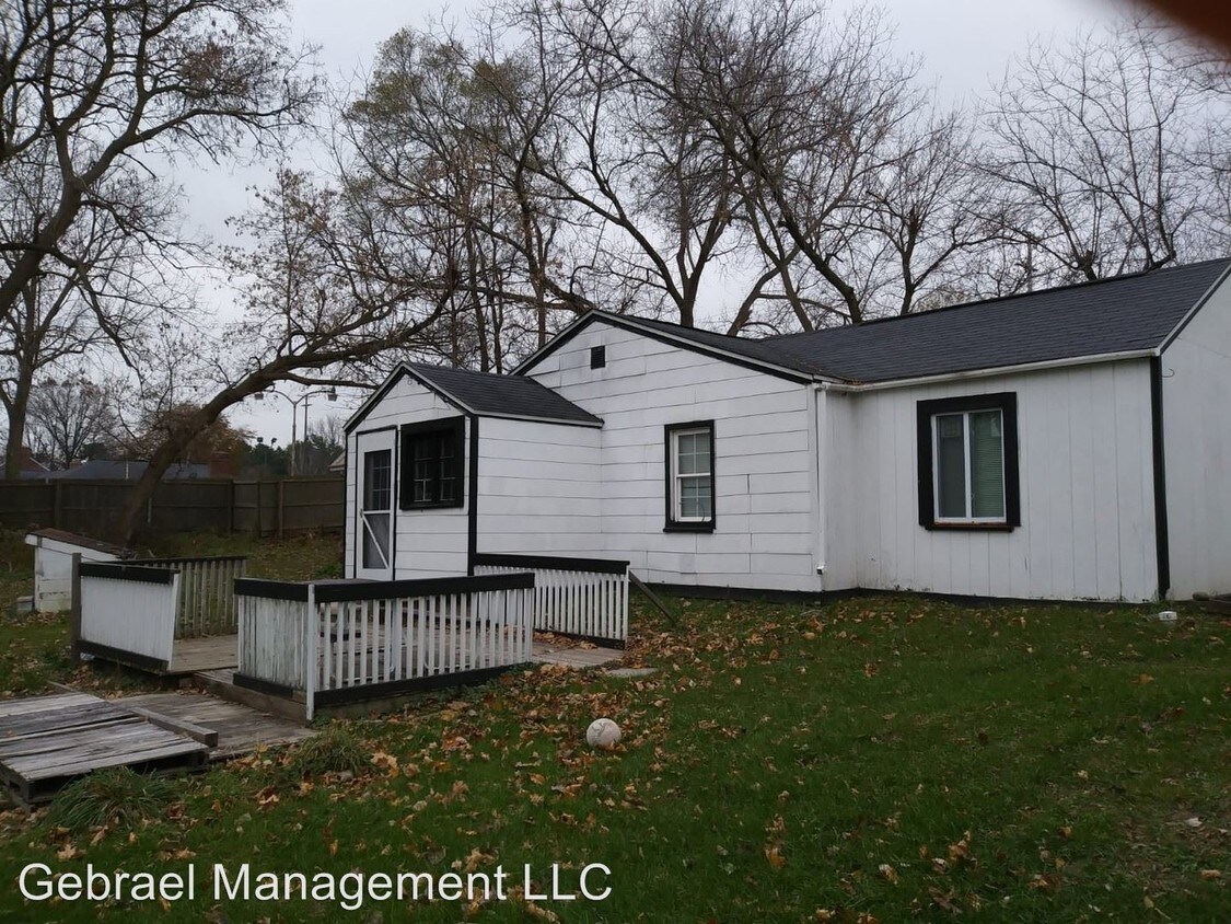 Building Photo - 2 br, 1 bath House - 821 S Mill St.