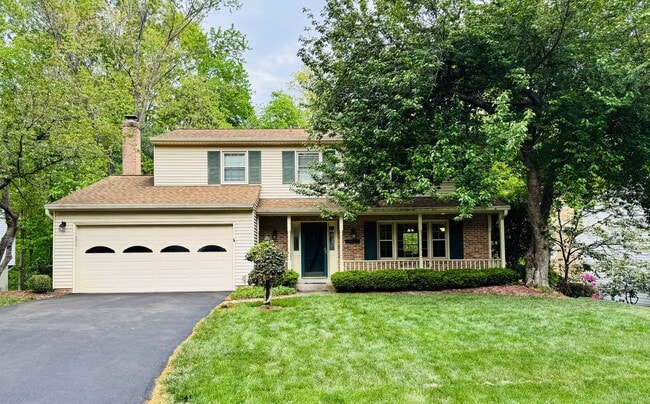 BEAUTIFUL AND PRIVATE LAKE RIDGE HOME - BEAUTIFUL AND PRIVATE LAKE RIDGE HOME
