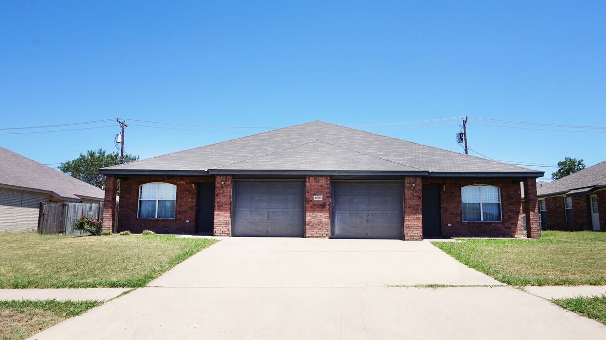 Primary Photo - 4000 Hitchrock Dr