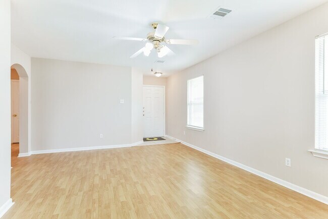 Building Photo - 18918 Brownstone Mills Dr