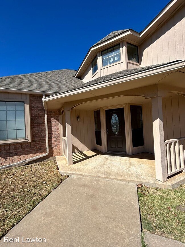 Foto del edificio - 4 br, 2.5 bath House - 9 NW Briarcreek Drive