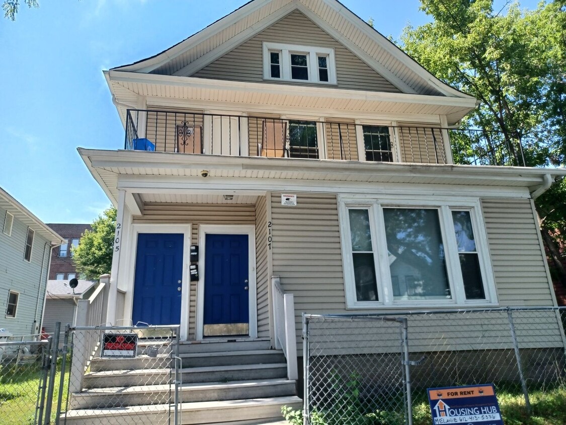 Primary Photo - This spacious 3-bedroom lower level duplex...