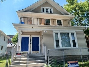 Building Photo - 2107 N Aldrich Ave