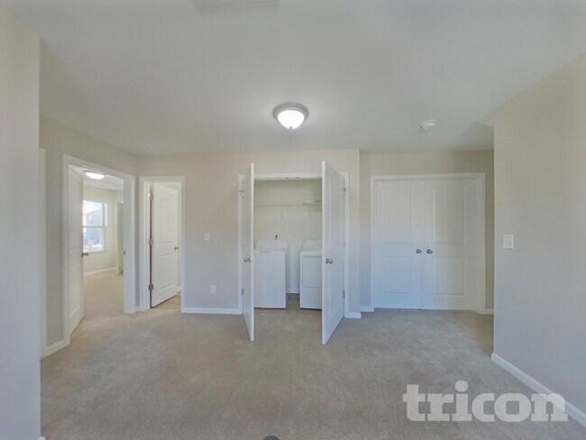 Building Photo - 125 Karlstad Ln