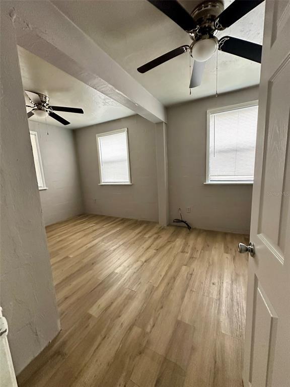 Foto del edificio - 649 NE Waldo Rd