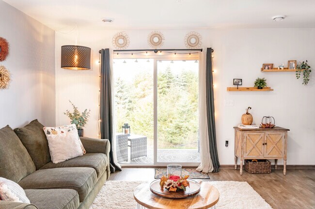 Sala de estar - Pineview Townhomes
