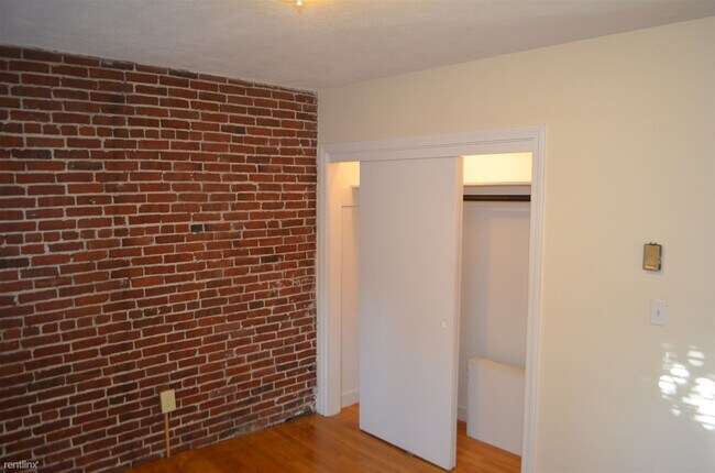 Building Photo - 2 br, 1 bath Apartment - 98 Tyler St Tyler St