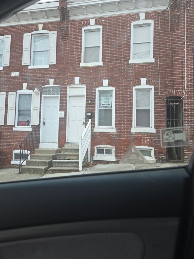 Building Photo - 1314 W 3rd St