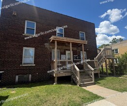 Building Photo - 850-852 Indiana