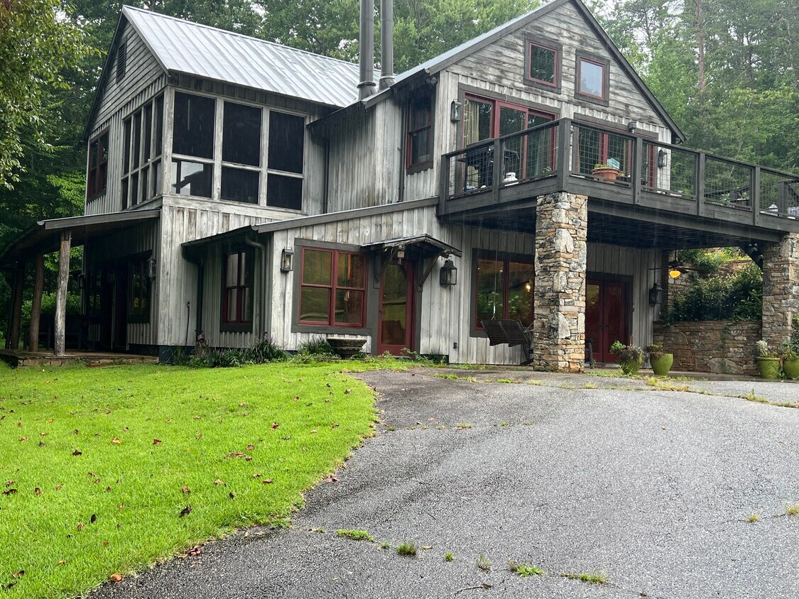 Foto principal - 396 Cunningham Rd