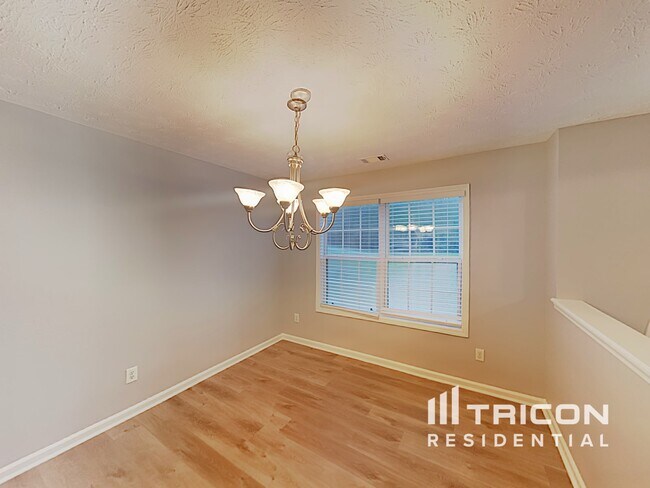 Building Photo - 45 Shenandoah Ln