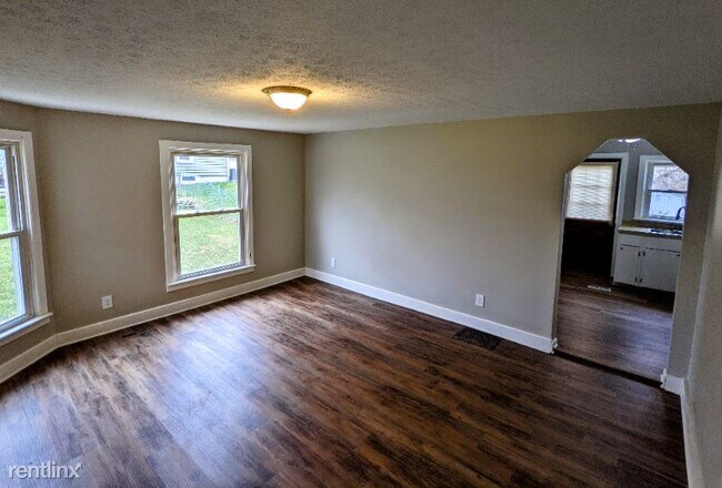 Foto del edificio - 3 br, 1 bath House - 125 N Williams St