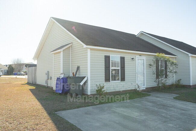 Building Photo - 1001 Masters Ln