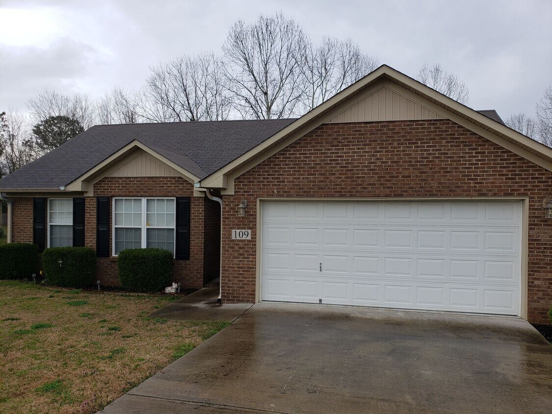 Foto principal - 3 br, 2 bath House - 109 Mikaelas Way