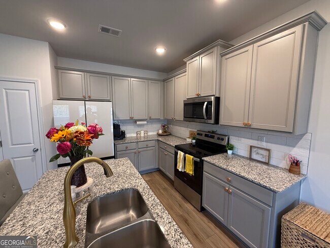 Foto del edificio - 209 Buckingham Ln