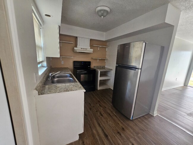 Foto del edificio - 4719 Manatee Dr