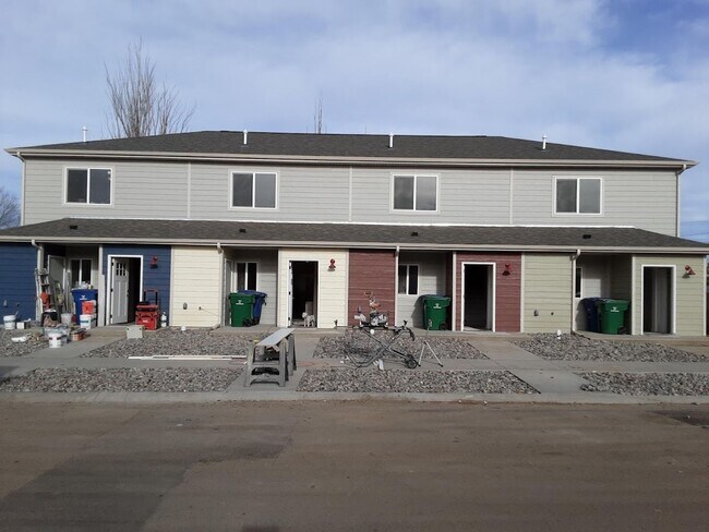 Foto del edificio - 2 BED/ 1.5 BATH TOWNHOME