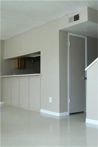 Foto del edificio - 1301 S Tyler St