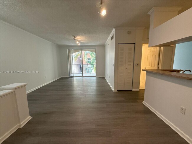 Foto del edificio - 17100 N Bay Rd