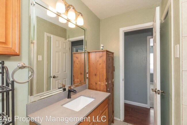 Building Photo - 3 br, 1 bath House - 2808 ROYAL RD
