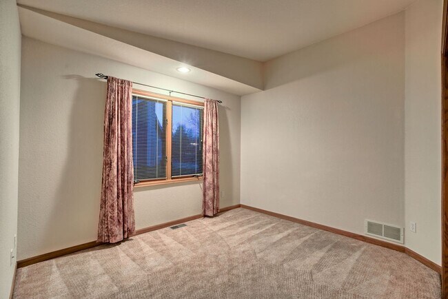 Foto del edificio - 4 Bedroom Ranch in Paragon Point