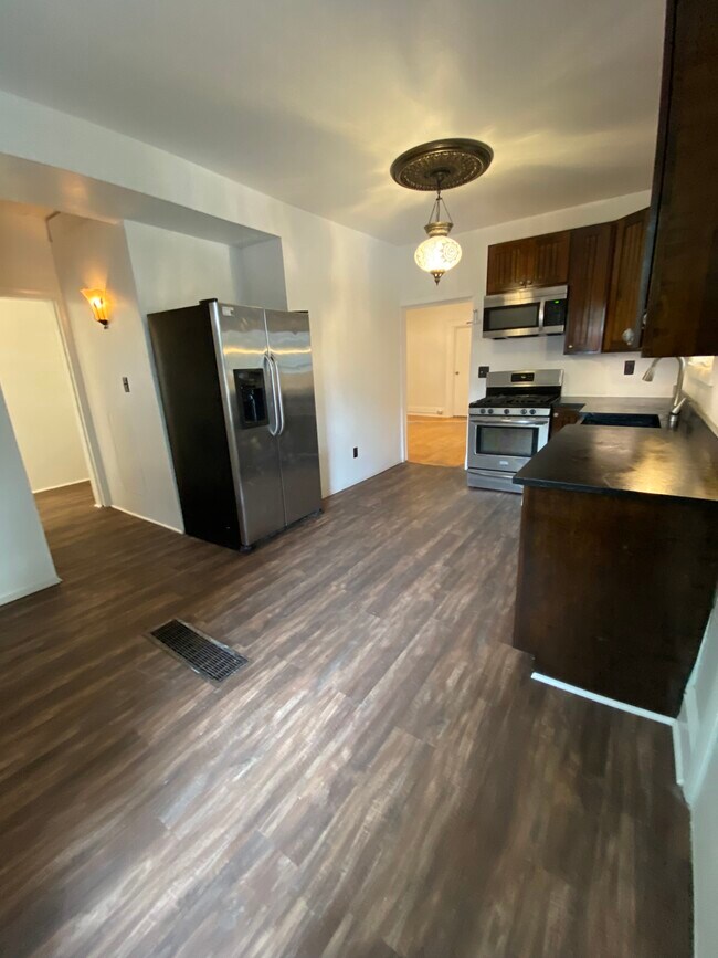 56 King St Unit 56 King 1st Floor, Burlington, VT 05401 Apartments in