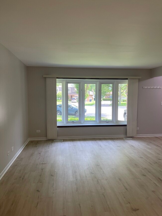 Building Photo - 8456 Dixon Ct