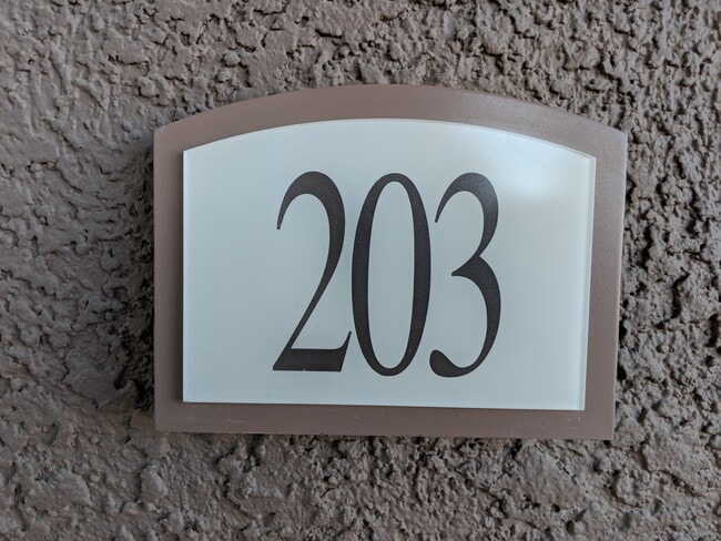 Foto del edificio - 3504 Desert Cliff St