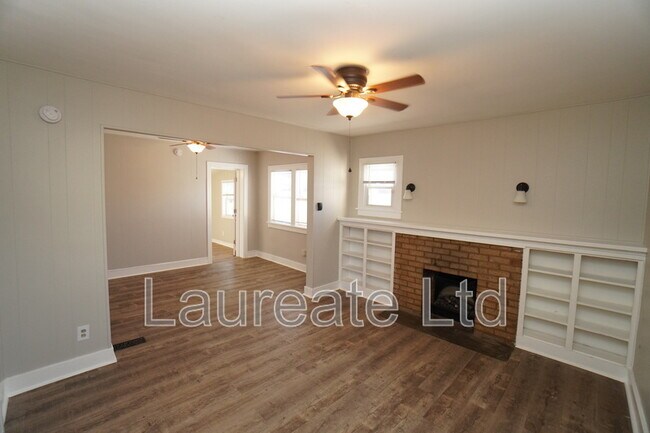 Foto del edificio - 3826 S Broadway
