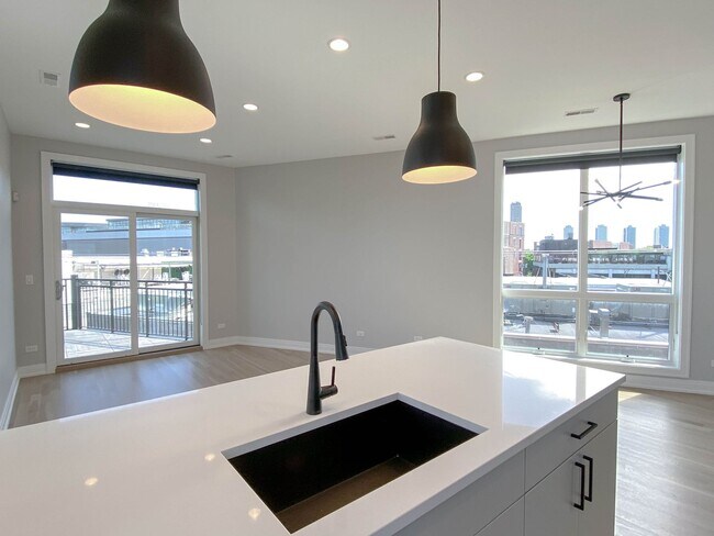Foto del edificio - 1053 W Cornelia Ave