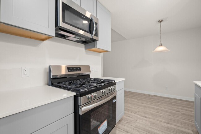 Building Photo - 2100 Deadwood Dr