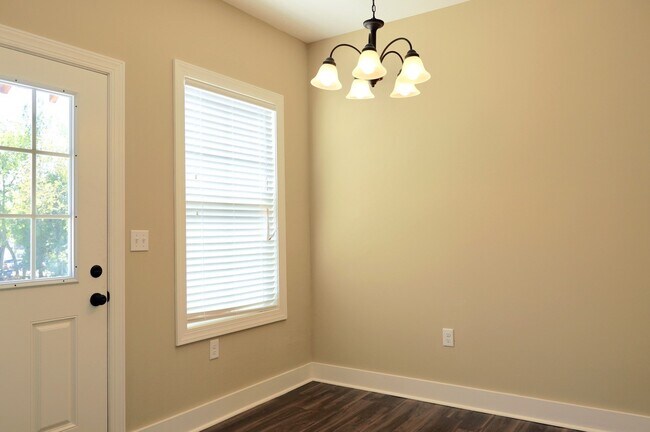 Dining Room - 386 W Stevens St