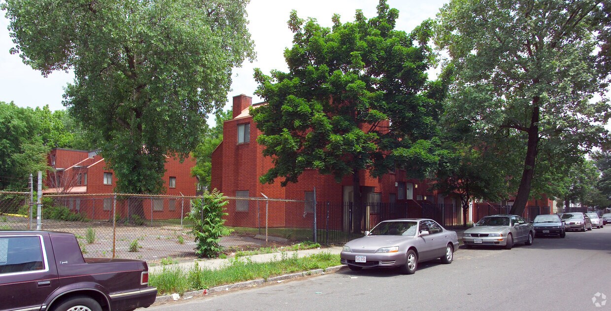Foto principal - 24-40 Bancroft St