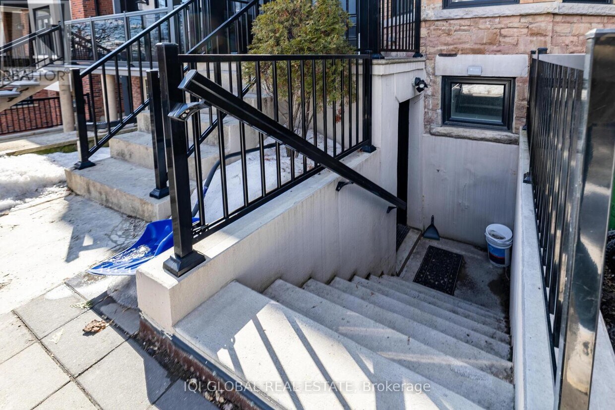 Photo principale - 1502 Dufferin St