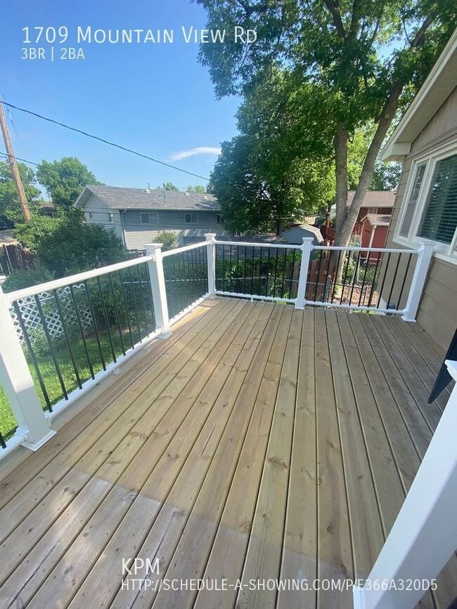 Building Photo - 3 BED | 1.5 BATH | DOUBLE GARAGE | WEST