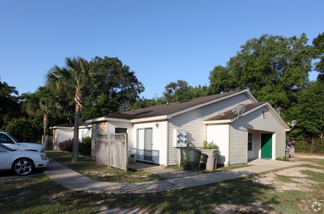 Foto del edificio - 8301 Country Walk Dr