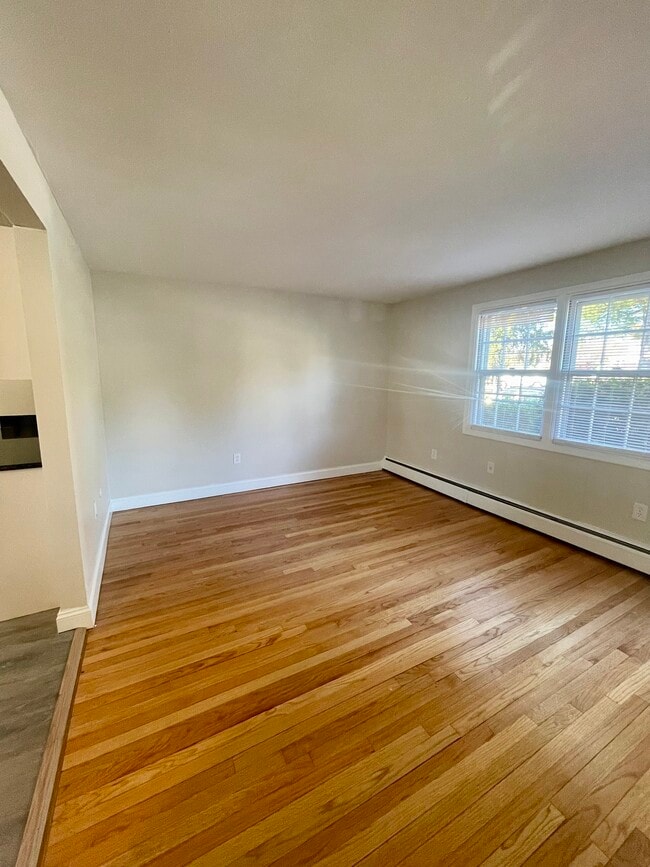 Building Photo - 173 Spruce St