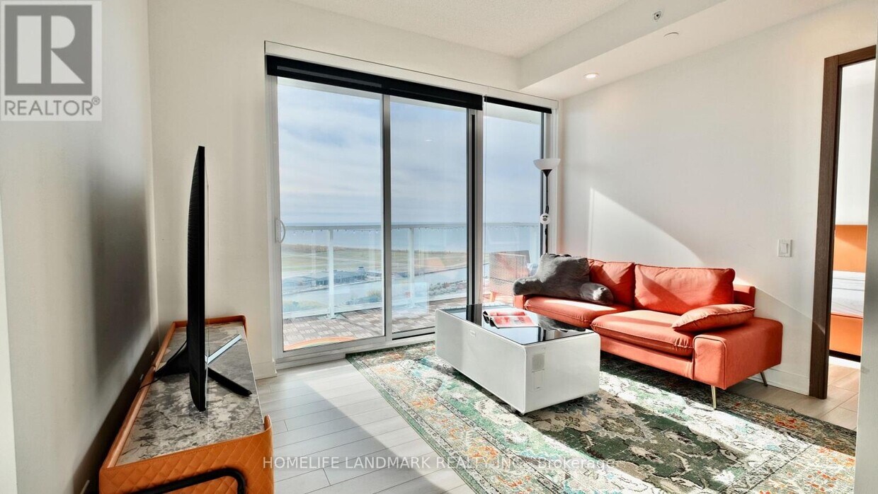 Primary Photo - 17 Bathurst St