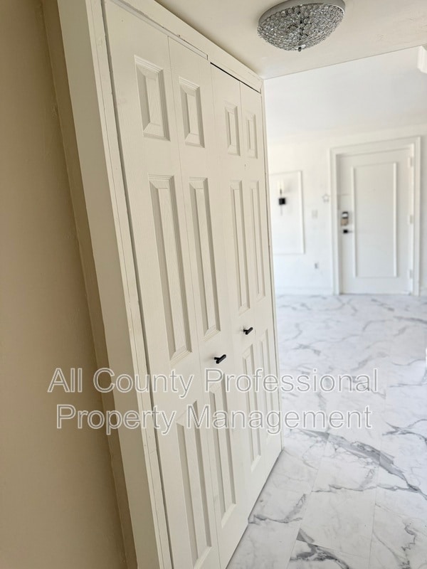 Building Photo - 7111 Miami Lakes Dr